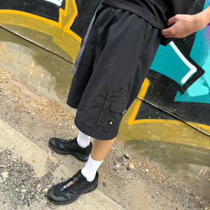 2000'S NIKE ACG CARGO SHORTS - M