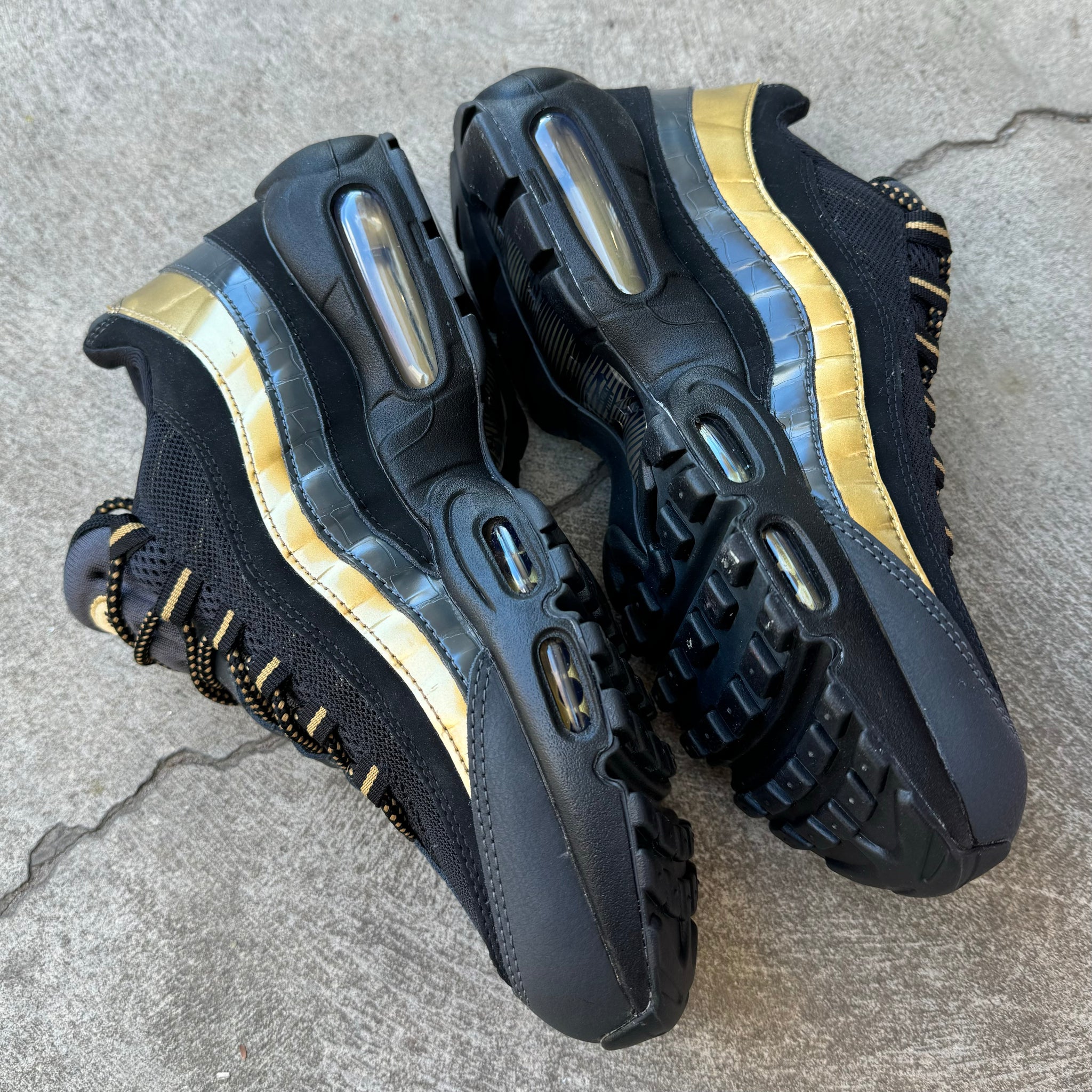 NIKE AIR MAX 95 - METALLIC GOLD