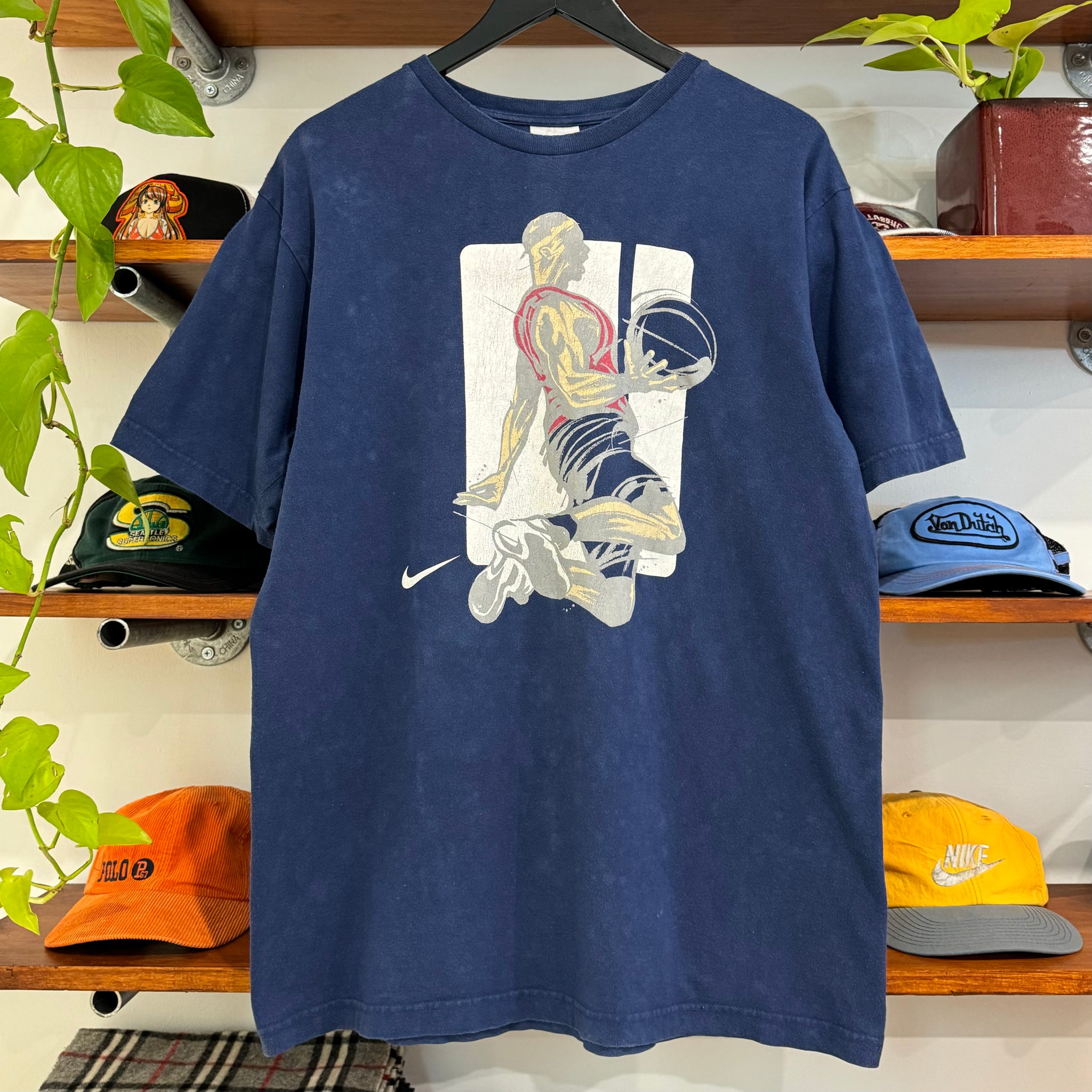 2000'S NIKE BASKETBALL GRAPHIC TEE - L