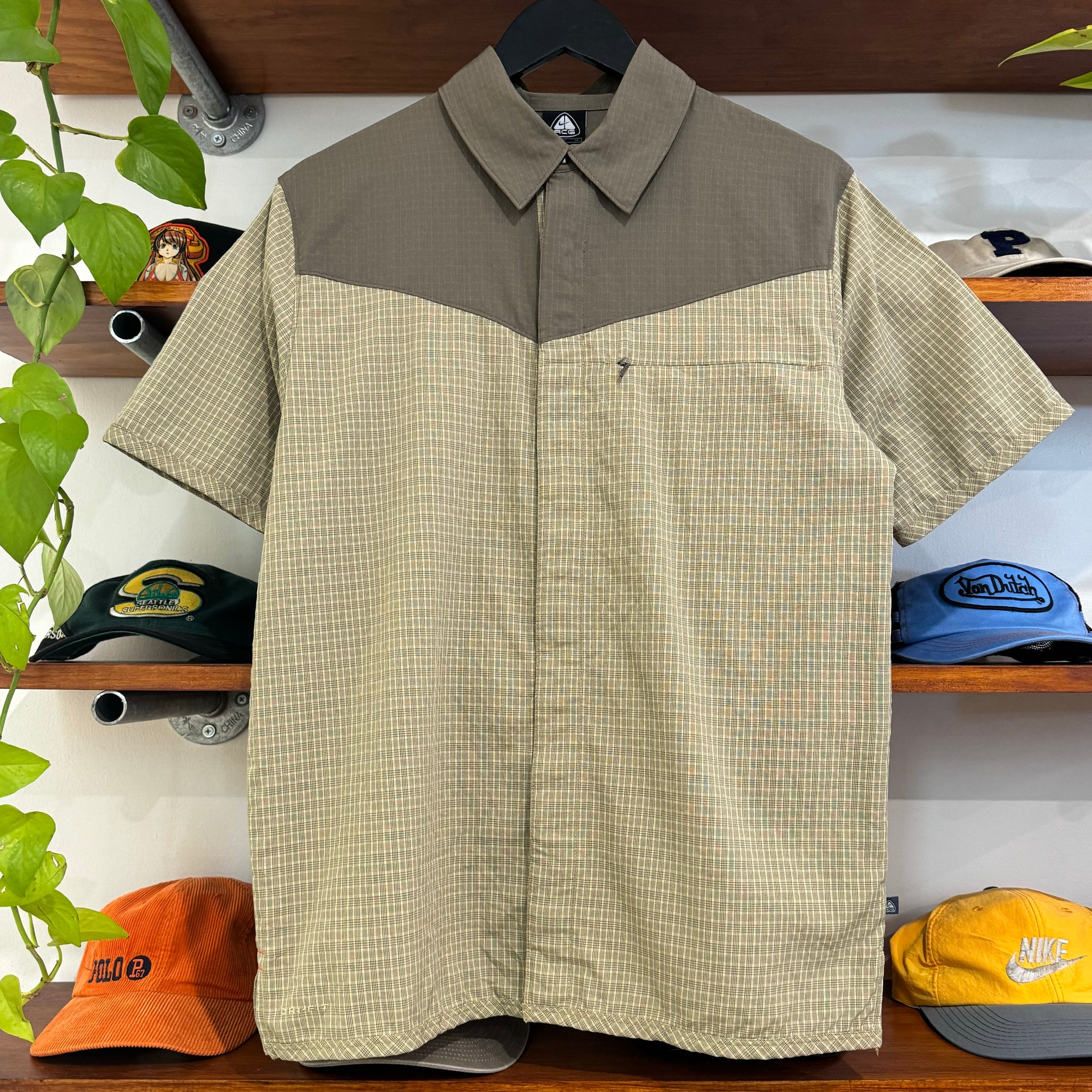 2000'S NIKE ACG SHORT SLEEVE BUTTON-UP - M